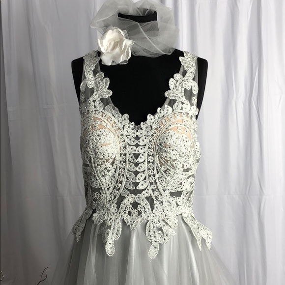 Gorgeous lace ruffles prom dress - Picture 2 of 8